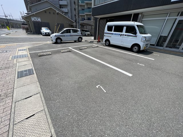 MISTRAL姫路駅前の駐車場