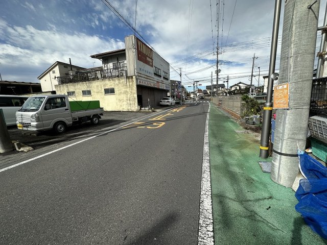 【前面道路含む現地写真】