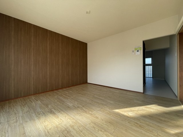 久留米市国分町の賃貸マンションの居間・リビング|おしゃれな居間です