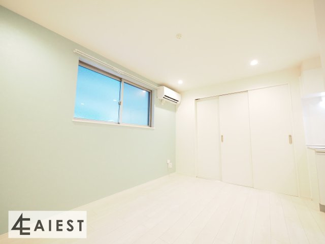 Maison庄内通の居間・リビング
