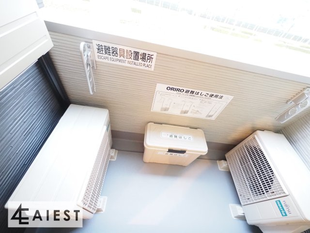 Maison庄内通のバルコニー