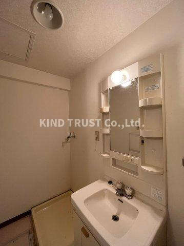 中崎西ハイツの洗面所|コンパクトで使いやすい洗面所