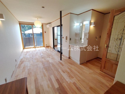 【居間・リビング】 | ユトリロ芦原駅