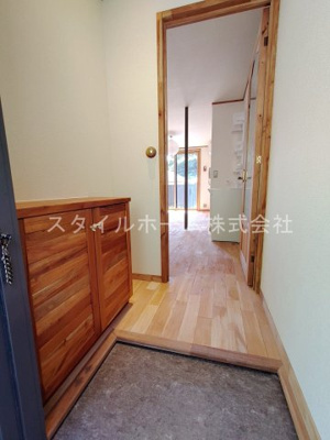 【玄関】 | ユトリロ芦原駅