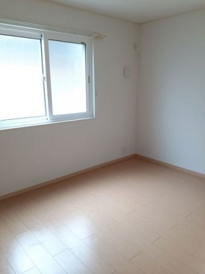 【内装】 | アザレ | 明るい室内です