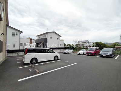 【駐車場】 | エスポワールⅠ | 車をお持ちの方に嬉しい駐車場付きの物件です