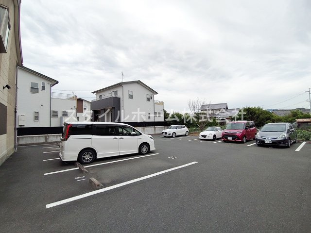 【駐車場】 | エスポワールⅠ | 車をお持ちの方に嬉しい駐車場付きの物件です