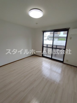 【居間・リビング】 | シャンテ・ラ・ヴィ北島　WEST | 別部屋写真です。
