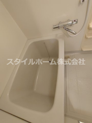 【浴室】 | シャンテ・ラ・ヴィ北島　WEST | 別部屋写真です。