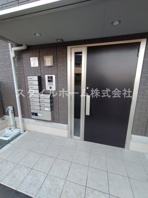 【エントランス】 | 花館 | オートロック付き物件です。