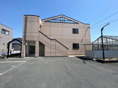 【駐車場】 | トラステージ | 外観写真（昼）