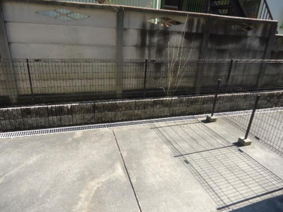 【バルコニー】 | クイーンパレス羽根井 | 専用庭（イメージ）