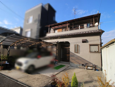 【外観】 | 都丘町　戸建 | 現地外観写真になります。
土地面積/約122.83㎡（約37.1坪）
建物面積/1F56.7㎡　2F42.12㎡　延床面積　98.82㎡（約29.8坪）御座います。
