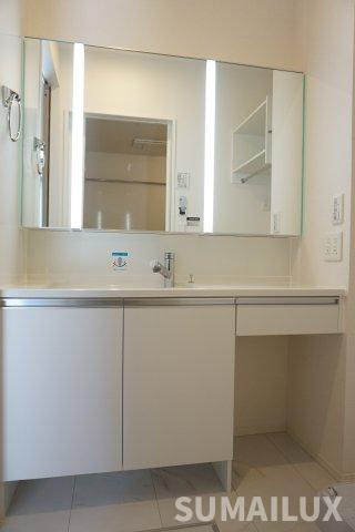 熊本市南区御幸笛田５丁目のアパートの独立洗面台