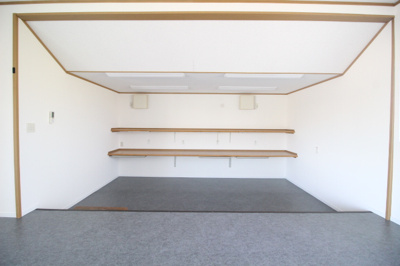 【居間・リビング】 | 藤田倉庫付き事務所