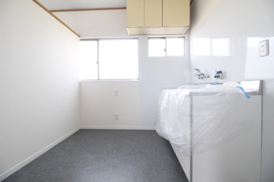 【洗面所】 | 藤田倉庫付き事務所