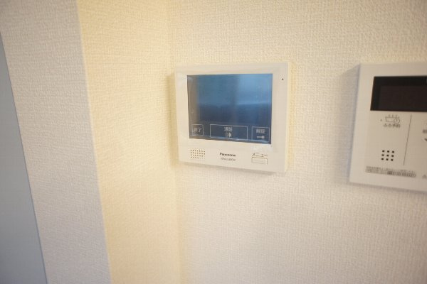 【セキュリティ】 | ディアコート | 来訪者を確認できるＴＶモニターホン付きです
