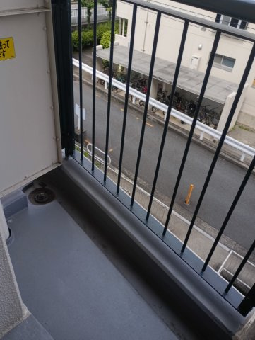 住道駅前住宅15号棟のバルコニー