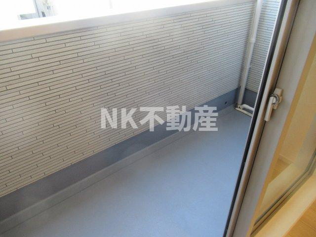 【バルコニー】 | カーサ・オストロ（八戸ノ里賃貸） | バルコニーからの眺めを楽しみながら食事をしませんか