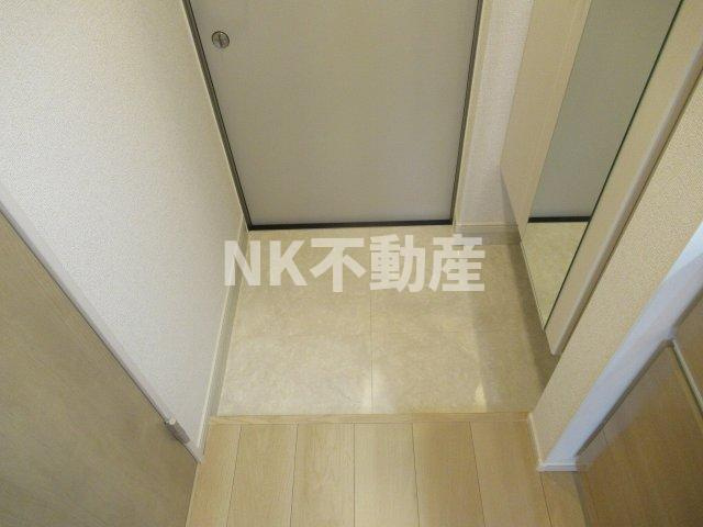 【玄関】 | カーサ・オストロ（八戸ノ里賃貸） | 落ち着いた玄関です