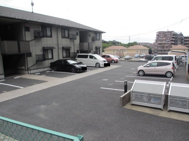 イーストサンハイムの駐車場