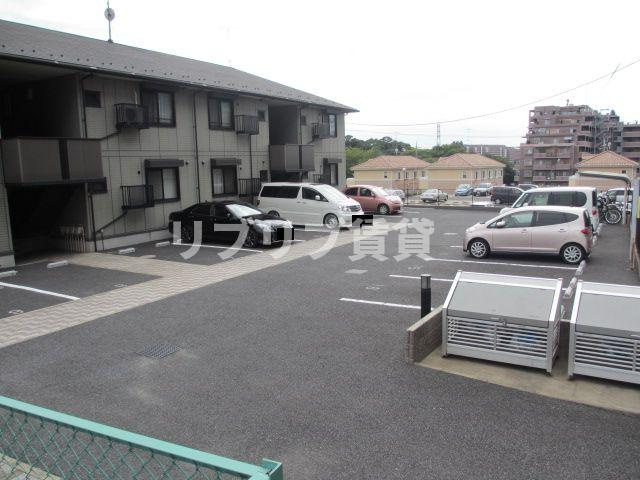 イーストサンハイムの駐車場