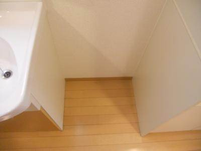 サンロイヤル五条のその他|冷蔵庫置場