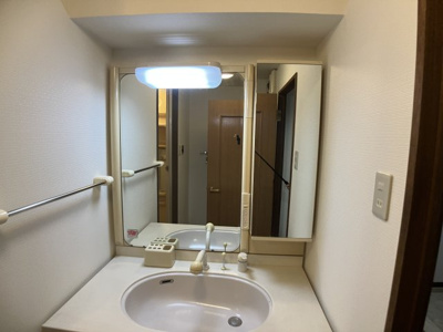 【独立洗面台】 | シャトー岡崎II番館
