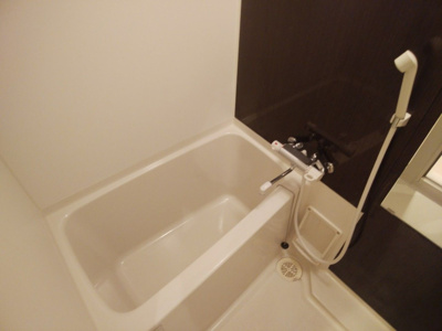 【浴室】 | レジデンシャルヒルズ博多東 | 別号室の写真になります。現況優先。