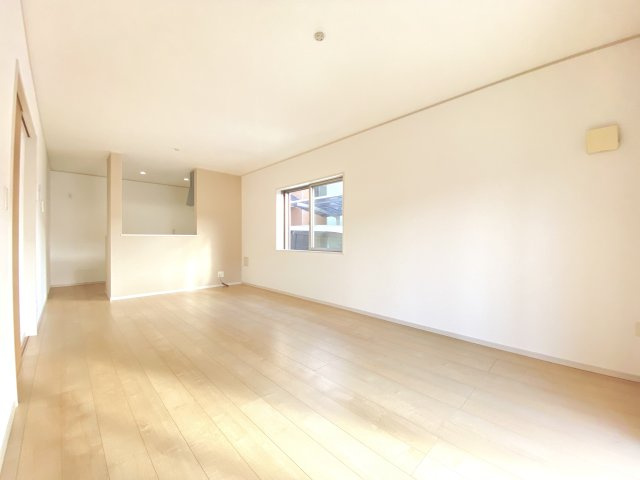 京都市西京区大枝塚原町　中古戸建の居間・リビング