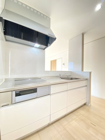 京都市西京区大枝塚原町　中古戸建のキッチン