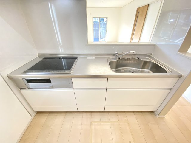 京都市西京区大枝塚原町　中古戸建のキッチン