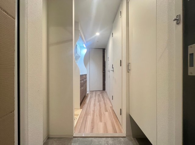 セレニテ日本橋ミラクの玄関