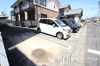 【駐車場】 | ハイツ・コロモ | 同型タイプ