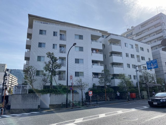 アパガーデンズ新宿戸山公園の外観