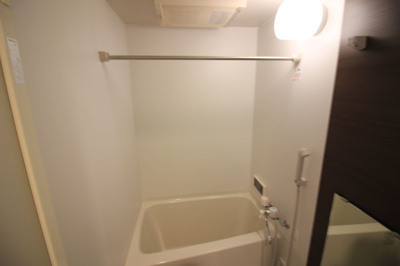 【浴室】 | クレオ吉塚伍番館 | 別号室の写真になります。現況優先。