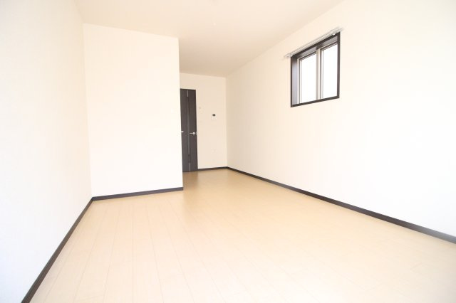 フジパレス杉本町EASTの居間・リビング|使いやすい居間です