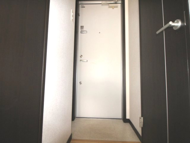 フジパレス杉本町EASTの玄関|ゆったりとした玄関です
