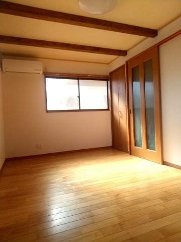 ネーデル北園の洋室