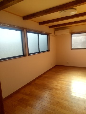 ネーデル北園の洋室