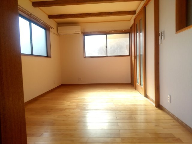 ネーデル北園の洋室