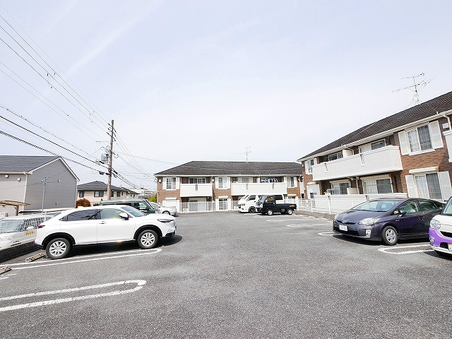 シャルマンⅠの駐車場