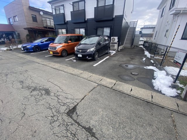 ボナール上川の駐車場