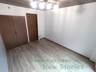 【居間・リビング】 | コーポ杉本 | こちらの居間で趣味の時間をお楽しみください