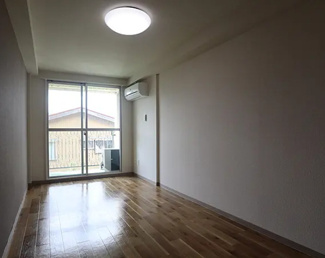 【居間・リビング】 | 《高積算》新潟県新発田市豊町1丁目一棟マンション