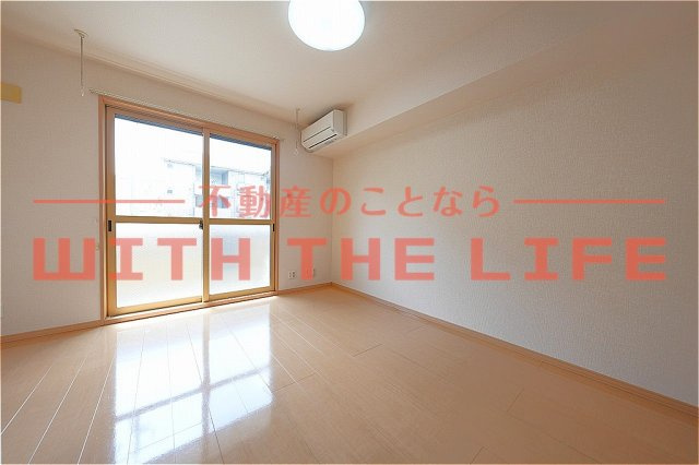 レジデンスTamaya（レジデンスタマヤ）【10，000円キャッシュバック対象物件】の洋室|明るい洋室です