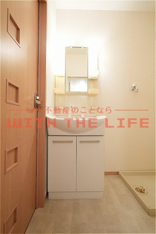 レジデンスTamaya（レジデンスタマヤ）【10，000円キャッシュバック対象物件】の洗面所|きれいな洋室です
