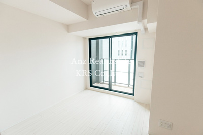 【居間・リビング】 | エステムコート心斎橋ｃｅｎｔｒａｌ | 白を基調とした洗練されたお部屋♪