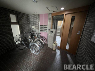 【エントランス】 | フラット長者町 | ゆとりのあるエントランスです