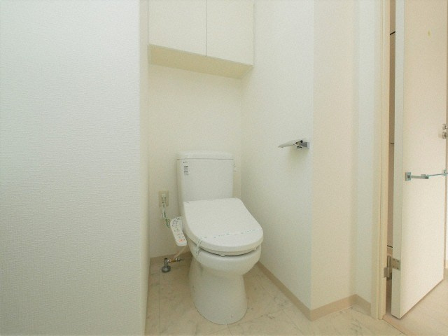 大阪市浪速区日本橋３丁目の賃貸マンションのトイレ